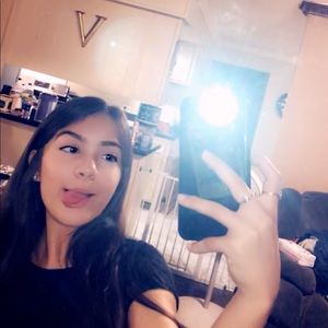 Meet your Posher, Isabella